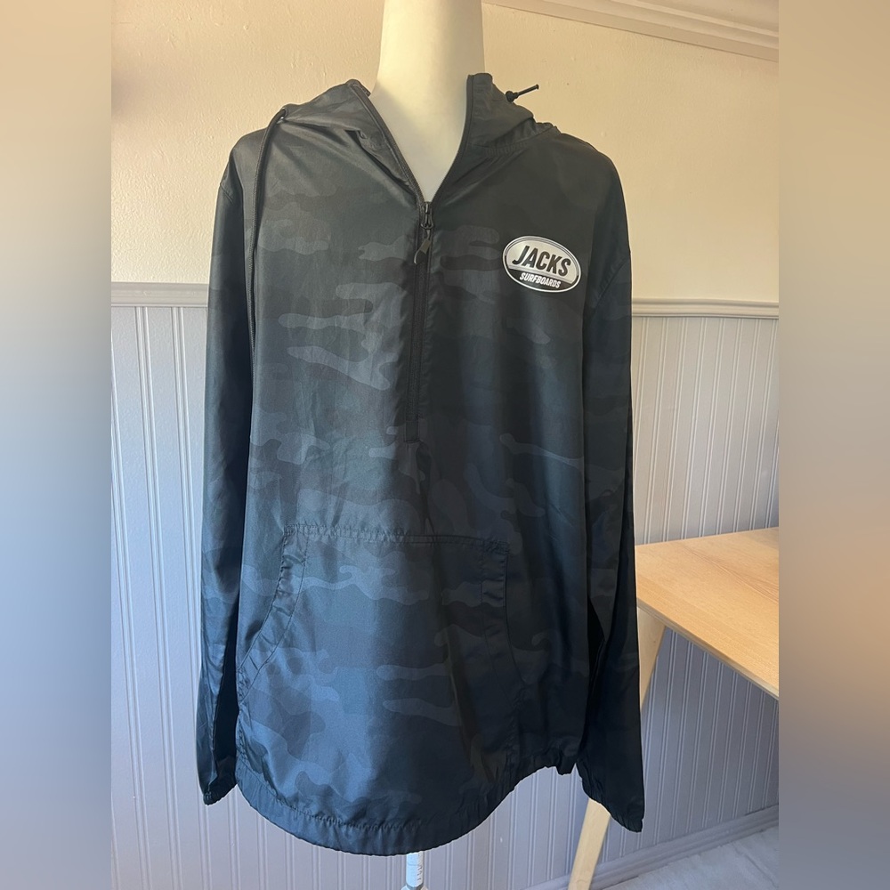 Jacks Surfboards Jacket / Camo / Size: Large